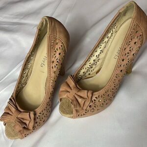 Cork platform shoes, blush, size 7.5 (38), bow ties